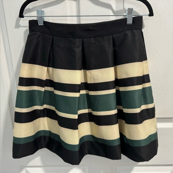 Venus Black, Cream & Green Striped Pleated Skirt Side Zipper Hook Closure Size 8 - Picture 1 of 6